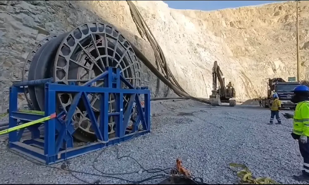 Safe Installation of a 355 mm Mine DewateringLine