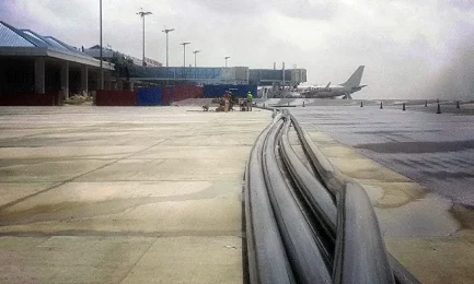 Una Línea de Agua, Hidrantes y Aspersores se Instalaron en el Aeropuerto de Guyana