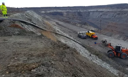 Vertical Mobile Pexgol Installation on the Rocks for Mine Dewatering.