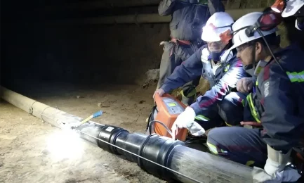 Instalación de tuberías Pexgol para el drenaje de una mina subterránea