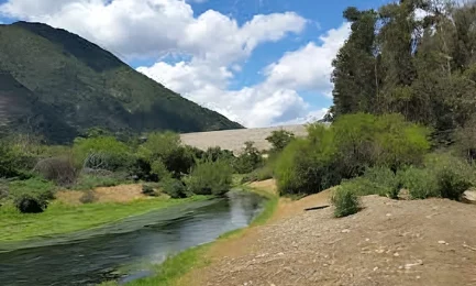 Instalación de un Sistema de Drenaje entre un Pozo y un Tranque Minero.