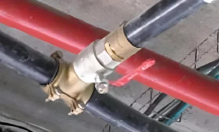 Installation of Pexgol Pipes for a Compress Air System.